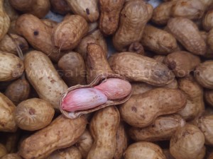 Organic Peanuts: Nutrition, Benefits & Uses